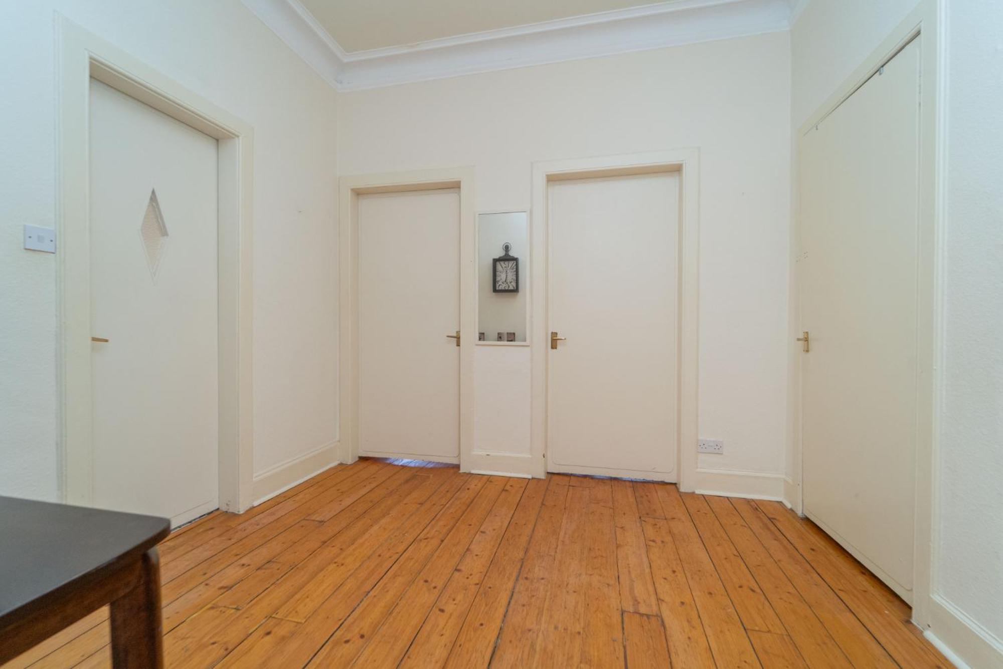 Large City Corner Apartment Единбург Екстериор снимка